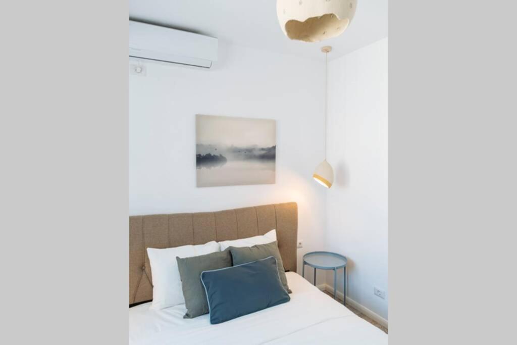 Апартаменты Sunny 2Br Flat - Old Town View Бухарест Экстерьер фото