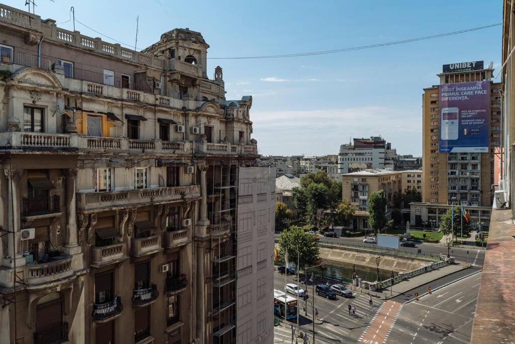 Апартаменты Sunny 2Br Flat - Old Town View Бухарест Экстерьер фото