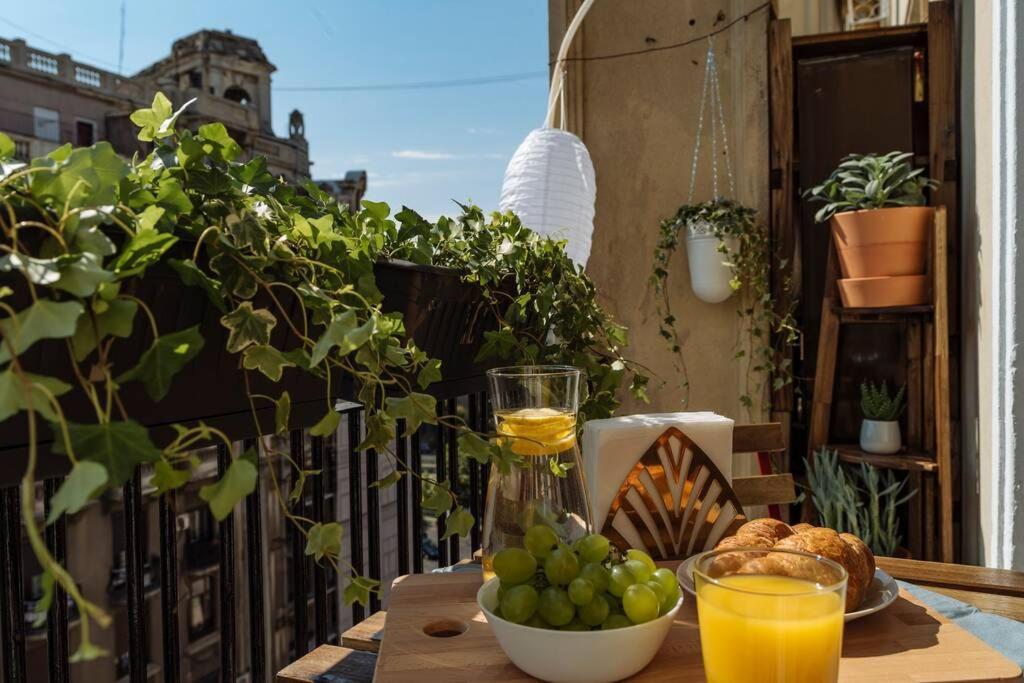 Апартаменты Sunny 2Br Flat - Old Town View Бухарест Экстерьер фото