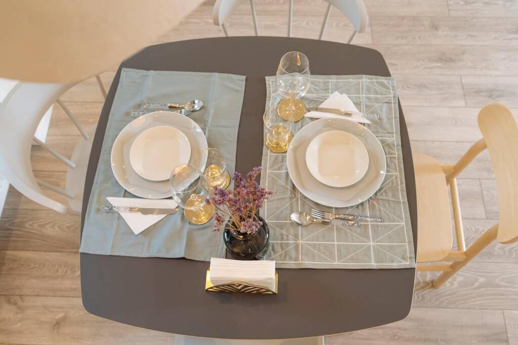 Апартаменты Sunny 2Br Flat - Old Town View Бухарест Экстерьер фото